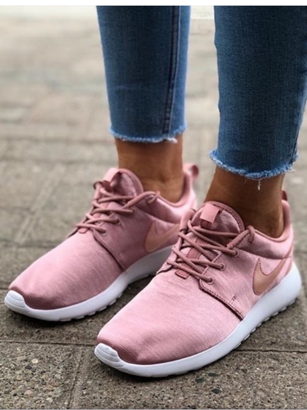 Nike Roshe One Premium Rust Pink Women’s size 9.5